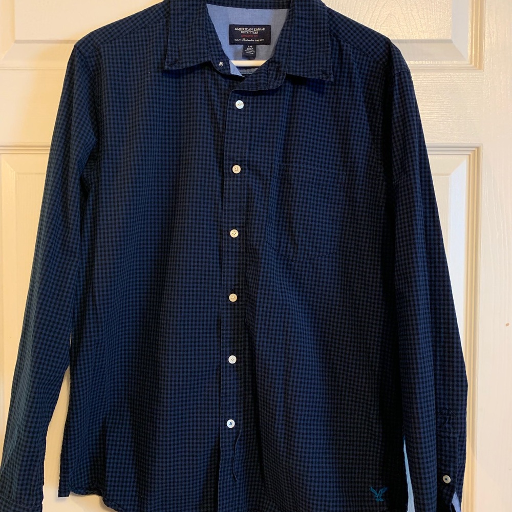 Men’s American Eagle Button Up